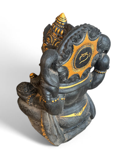 Ganesha Skulptur - Deko Garten Statue - Hindu Gottheit des Glückes - Betonguss Elefant Schwarz Gold - 80x50x41 cm - FaHome