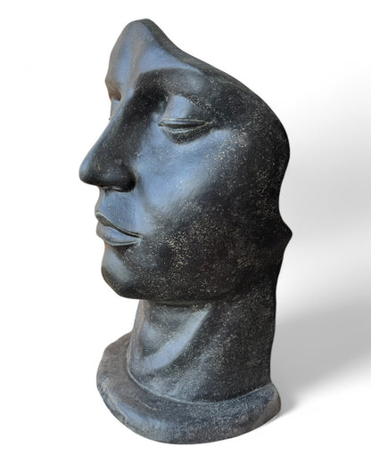 Männliche Gesichtsskulptur - Garten, Terrasse, Eingangsbereich - Robust und ästhetisch – Schlafendes Gesicht aus Betonguss – 125x77x50 cm - FaHome