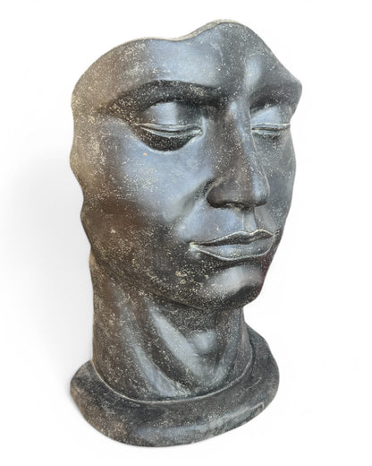 Männliche Gesichtsskulptur - Garten, Terrasse, Eingangsbereich - Robust und ästhetisch – Schlafendes Gesicht aus Betonguss – 125x77x50 cm - FaHome