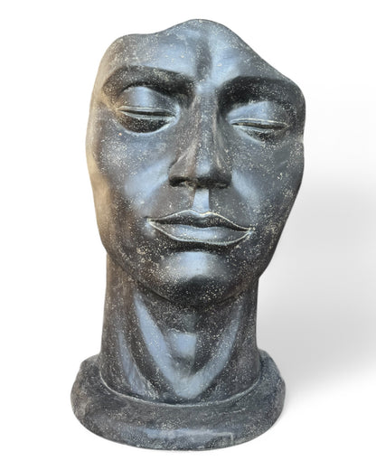 Männliche Gesichtsskulptur - Garten, Terrasse, Eingangsbereich - Robust und ästhetisch – Schlafendes Gesicht aus Betonguss – 125x77x50 cm - FaHome