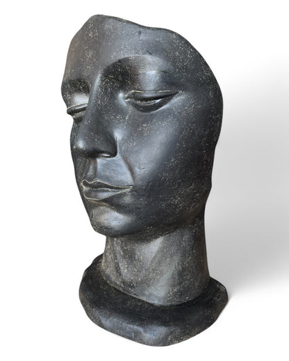 Weibliche Gesichtsskulptur - Garten, Terrasse, Eingangsbereich - Robust und ästhetisch – Schlafendes Gesicht aus Betonguss – 118x70x47 cm - FaHome