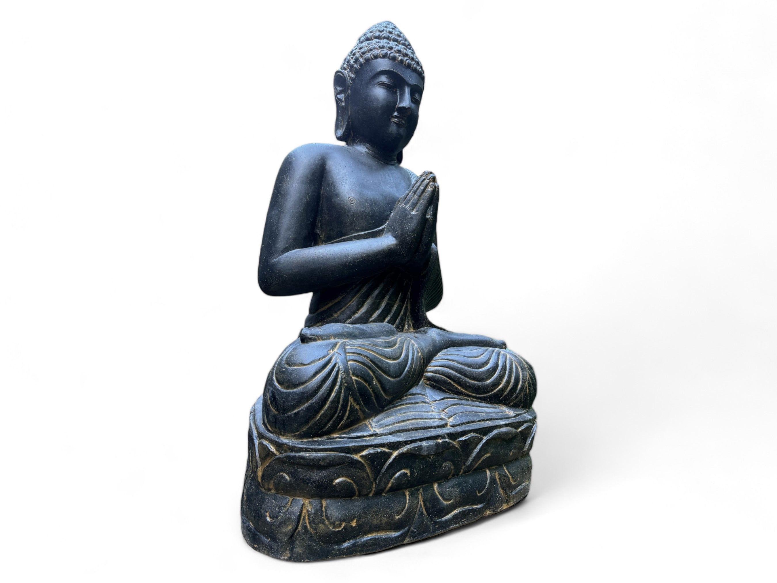 Wetterfeste Buddha Stein Statue, 150cm - Harmonisierende Skulptur für Außenbereich aus Lavasand Steingemisch